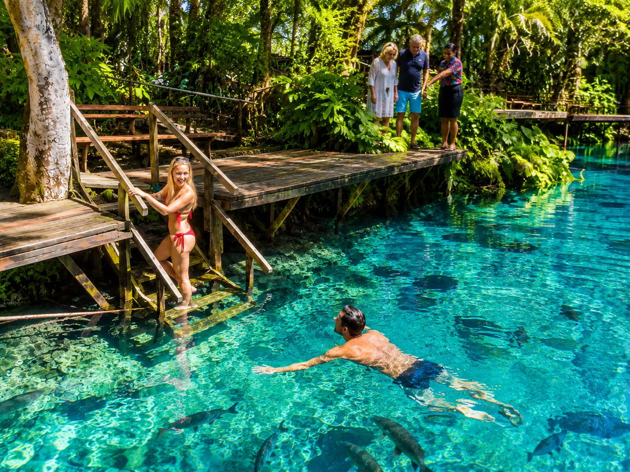 Guests enjoying a hosted blue hole experience in Espiritu Santo